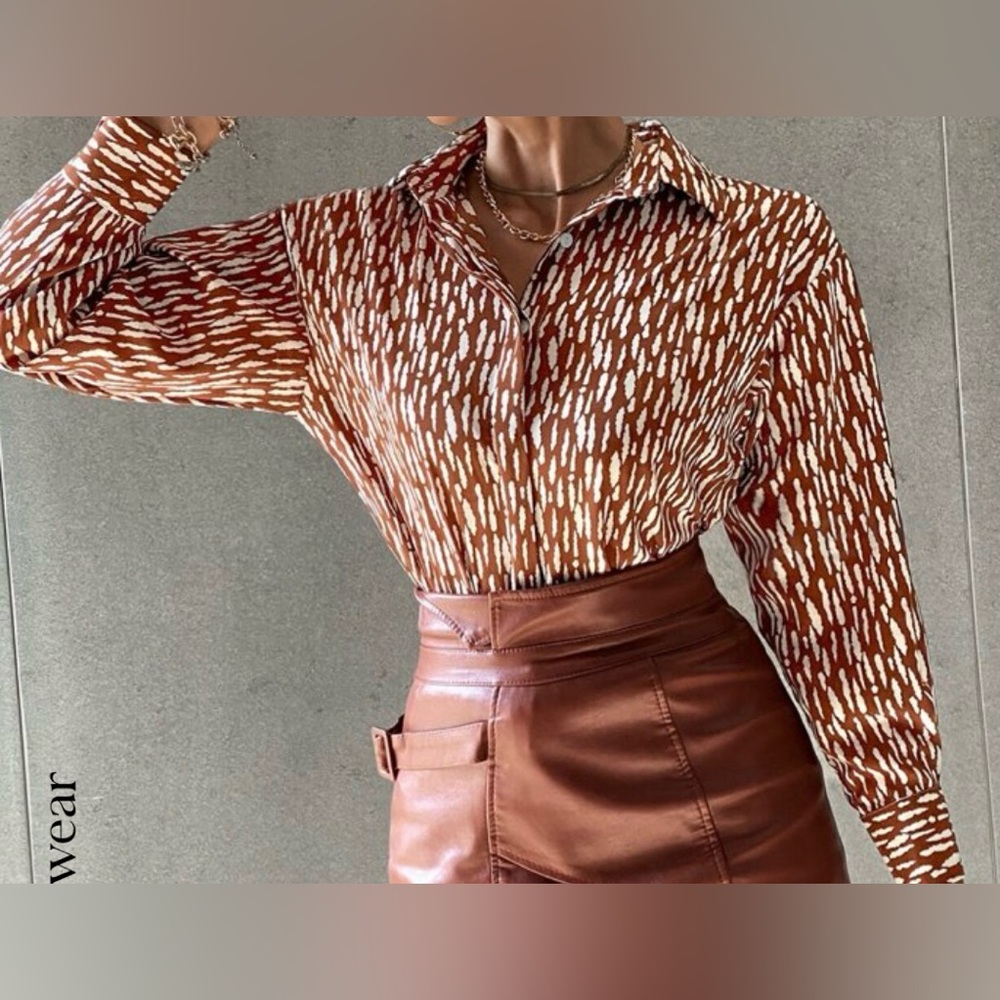 Stylishly Chic Chocolate 🍫 Brown + White Button Down Shirt | Size Large